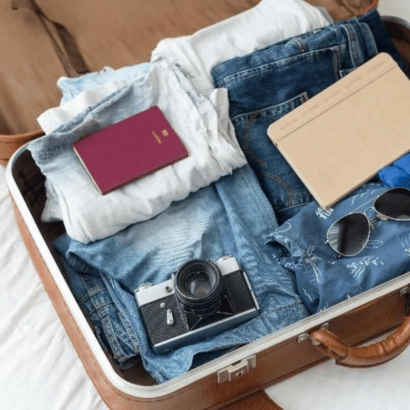 3 Barang Penting yang Jangan Sampai Ketinggalan Saat ke Luar Negeri